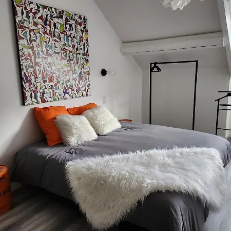 Maison Face A L'abbaye D'hautvillers - 2 Bedrooms 2 Bathrooms, Parking