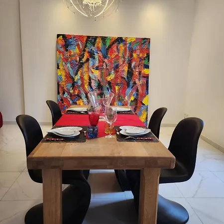 Maison Face A L'abbaye D'hautvillers - 2 Bedrooms 2 Bathrooms, Parking 奥特维莱尔