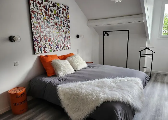 Maison Face A L'abbaye D'hautvillers - 2 Bedrooms 2 Bathrooms, Parking