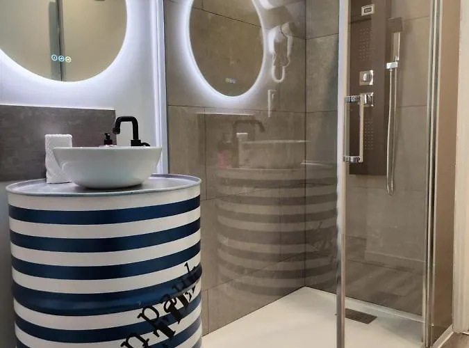 Villa Maison Face A L'abbaye D'hautvillers - 2 Bedrooms 2 Bathrooms, Parking *