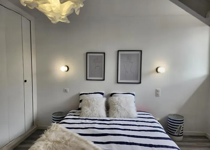 Maison Face A L'abbaye D'hautvillers - 2 Bedrooms 2 Bathrooms, Parking Villa